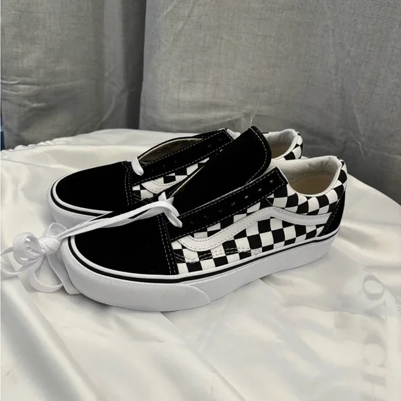 Vans Black and White Checkerboard Sneakers NWT - Picture 4 of 7